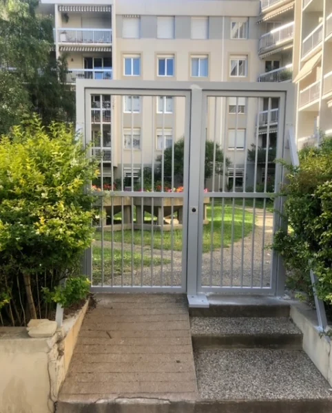 PORTE BARREAUDE